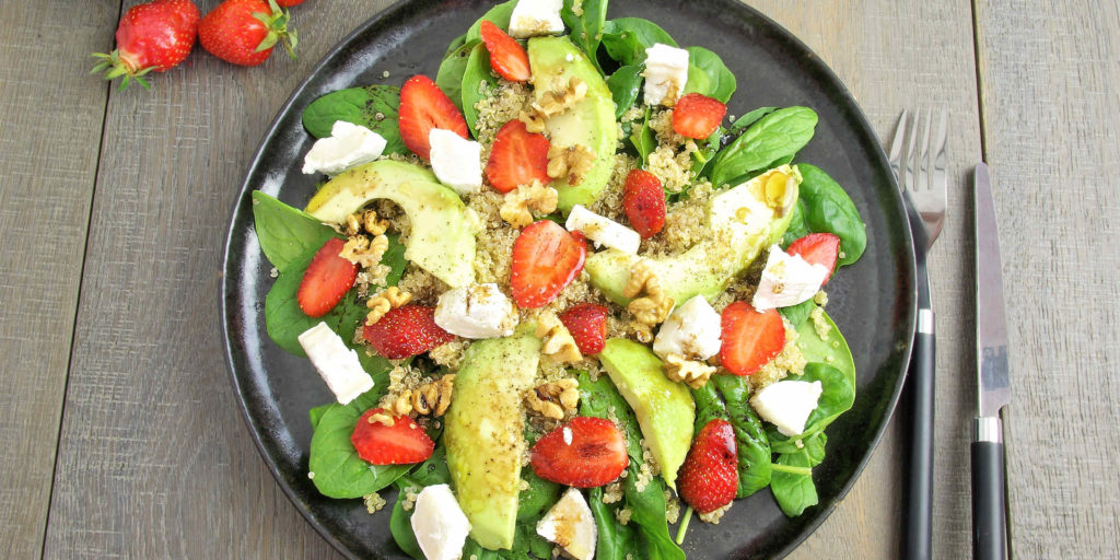 Salad Épinards Avocat Fraise Quinoa Fromage Chèvre Spinach Quinoa Goat Cheese Strawberry Salad